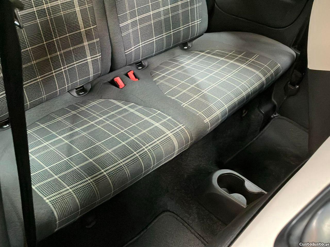 Fiat 500 1.0 Hybrid Lounge — fotografia 13