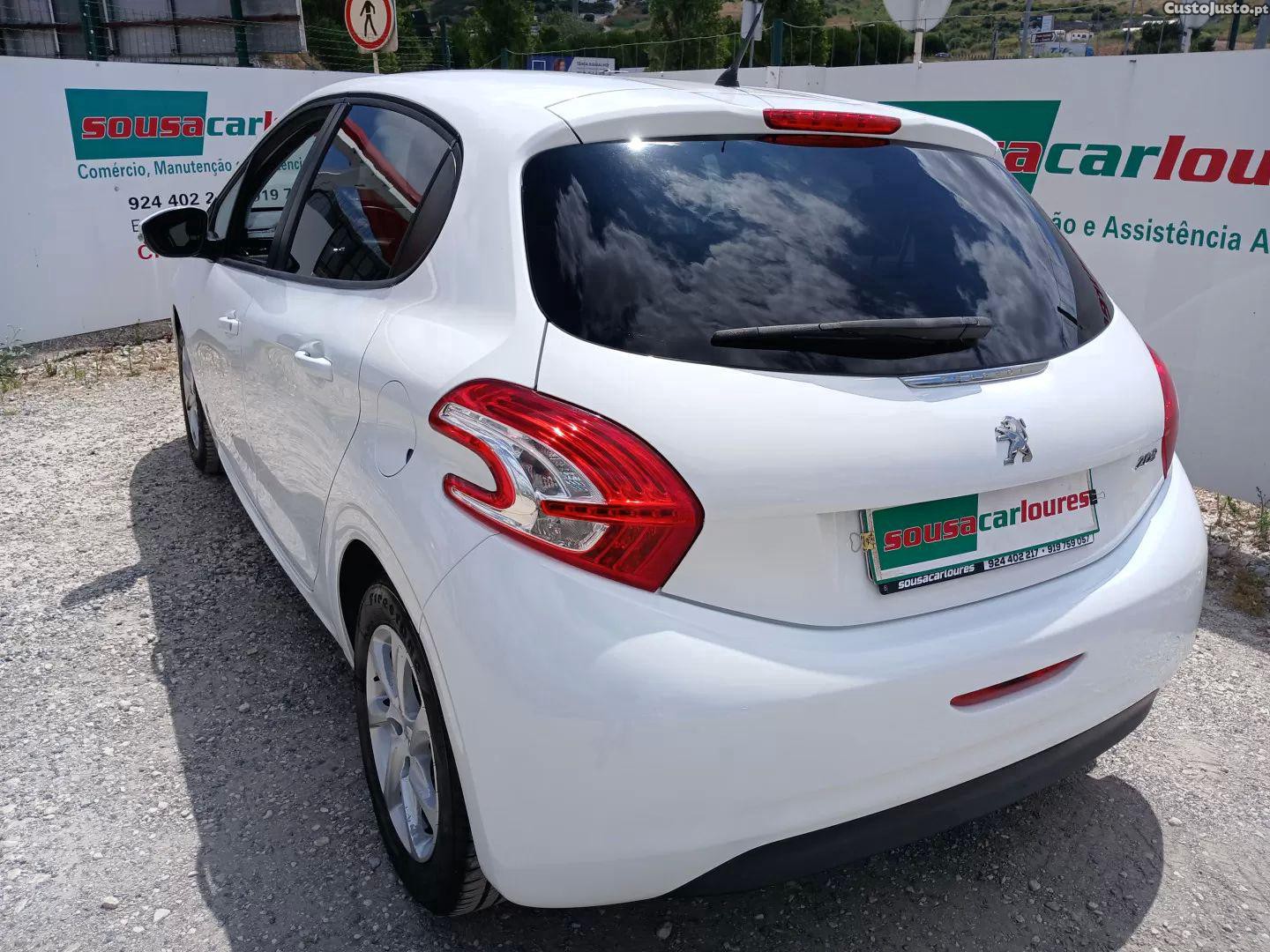 Peugeot 208 1.2 puretech active — fotografia 18