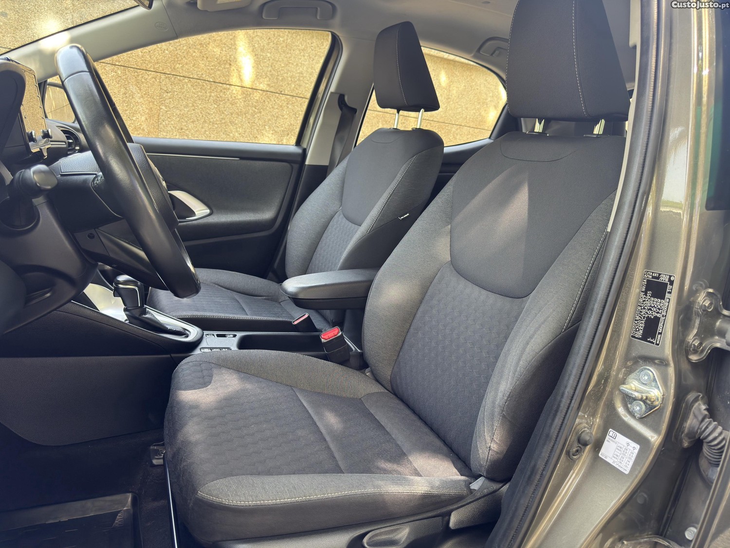 Toyota Yaris 1.5 Hybrid — fotografia 5