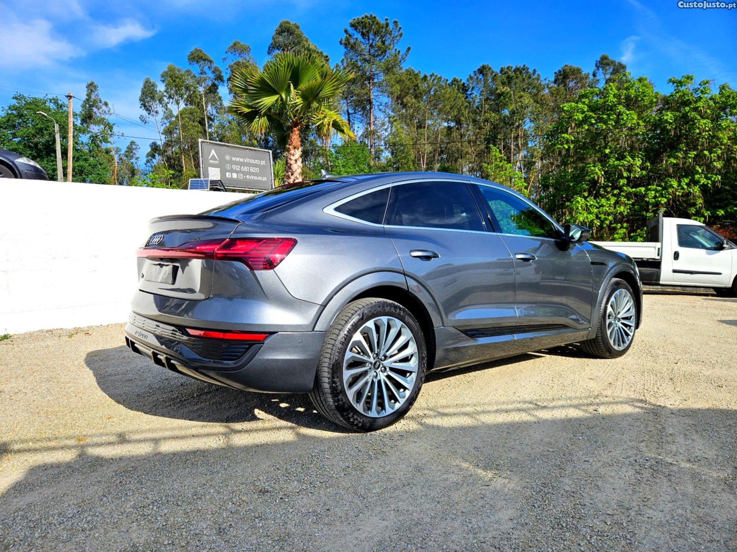 Audi Q8 Sportback 50 E-Tron — fotografia 6