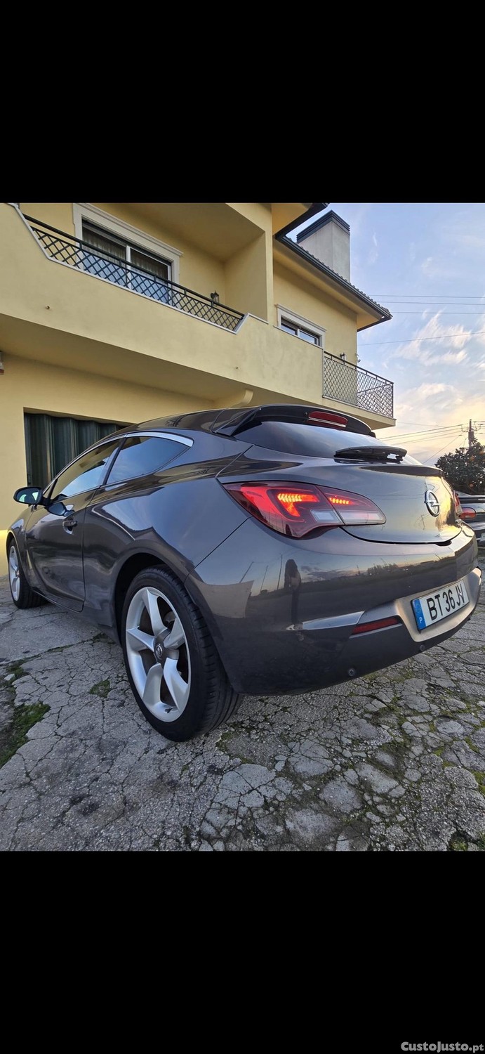 Opel Astra GTC — fotografia 9