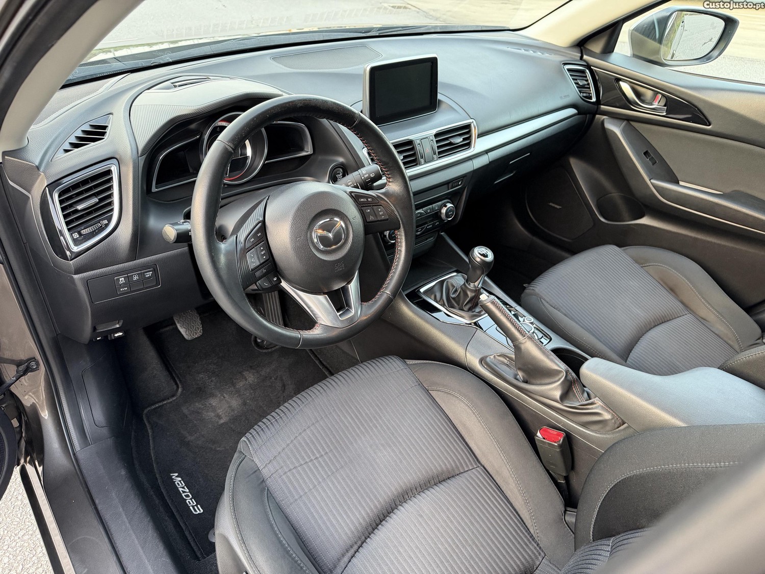 Mazda 3 1.5 Skyactiv-D Nacional — fotografia 7