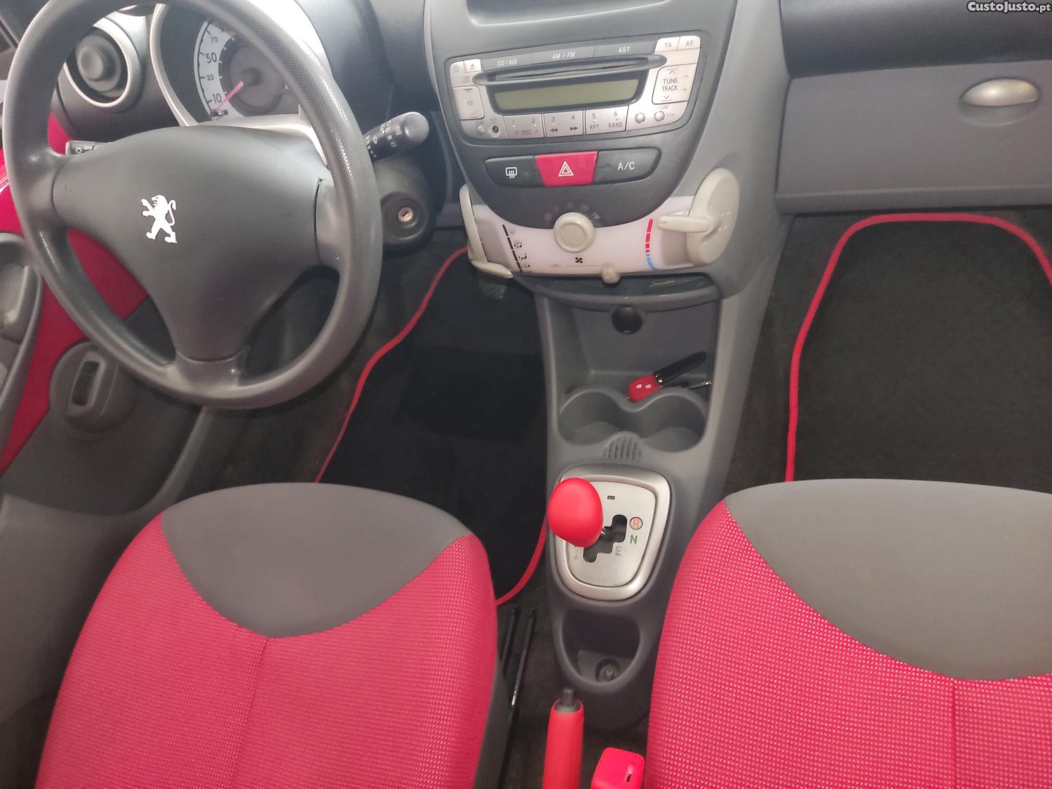 Peugeot 107 1.0 caixa automática com AC como novo — fotografia 6