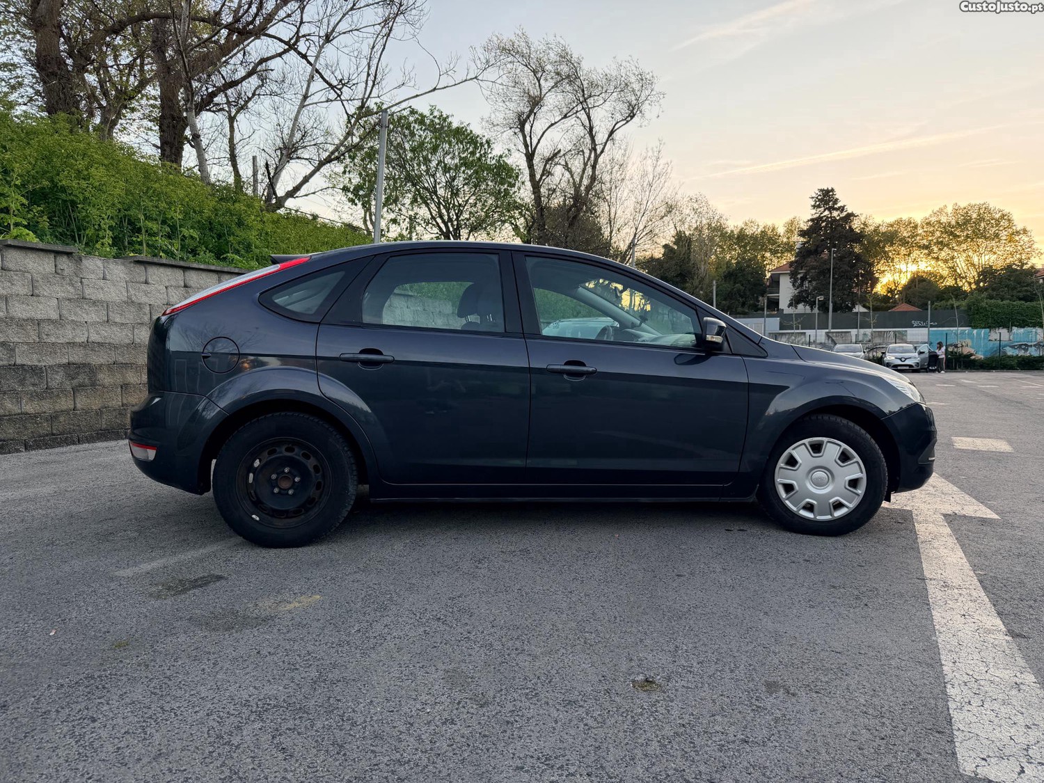 Ford Focus 1.6 TDCi — fotografia 4