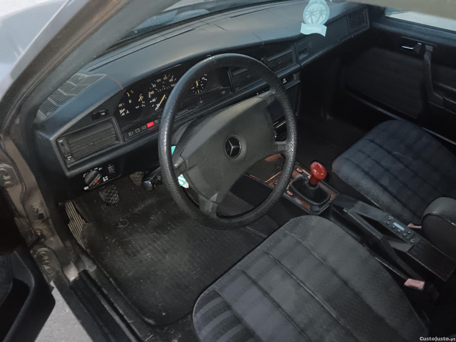 Mercedes-Benz 190 2.5 — photo 2