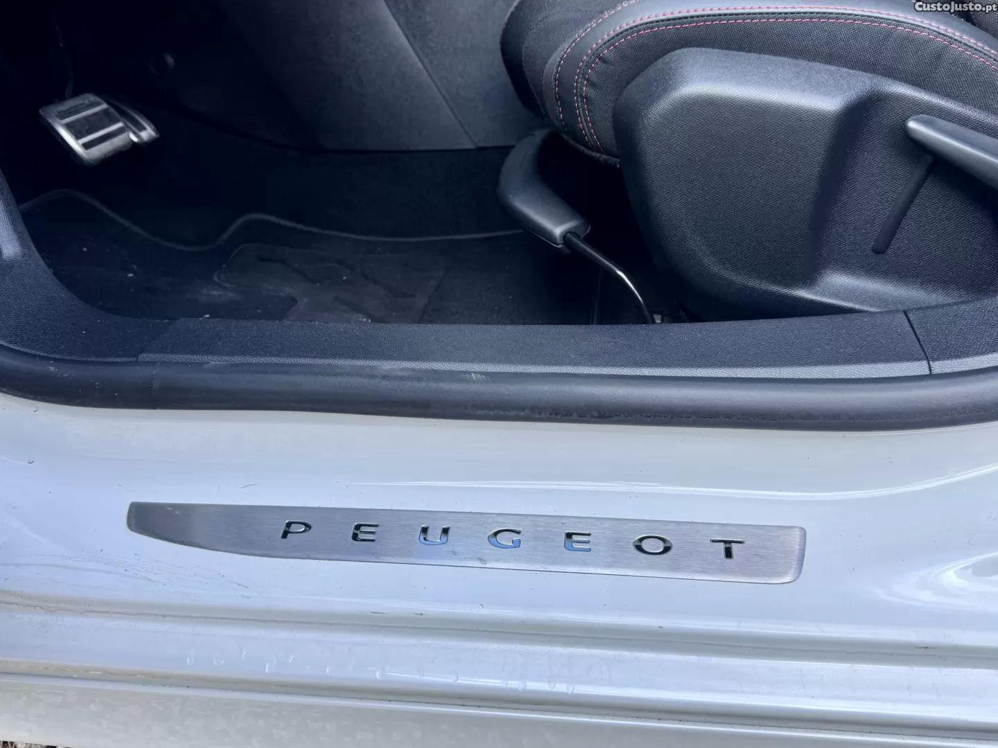 Peugeot 308 1.2 puretech gt pack eat8 — fotografia 13