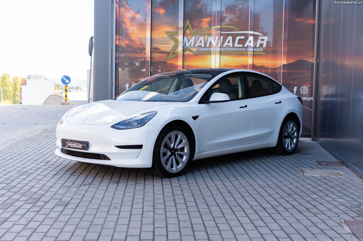 Tesla Model 3 Standard Range RWD — photo 2