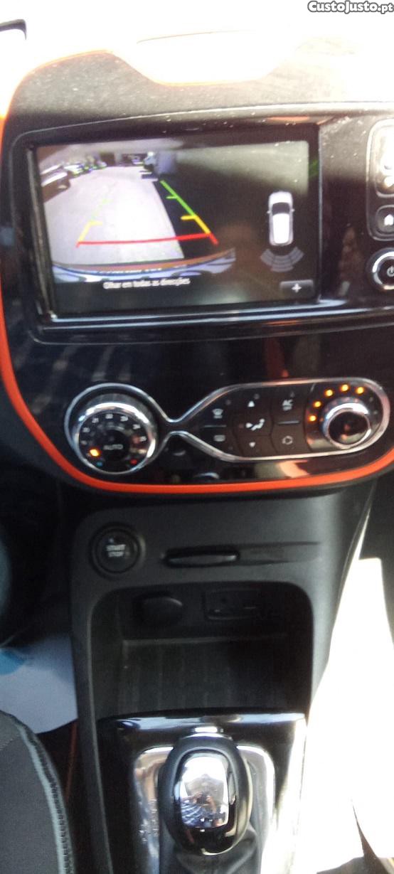 Renault Captur 1.2 TCe EDC(Caixa Automática) — fotografia 5