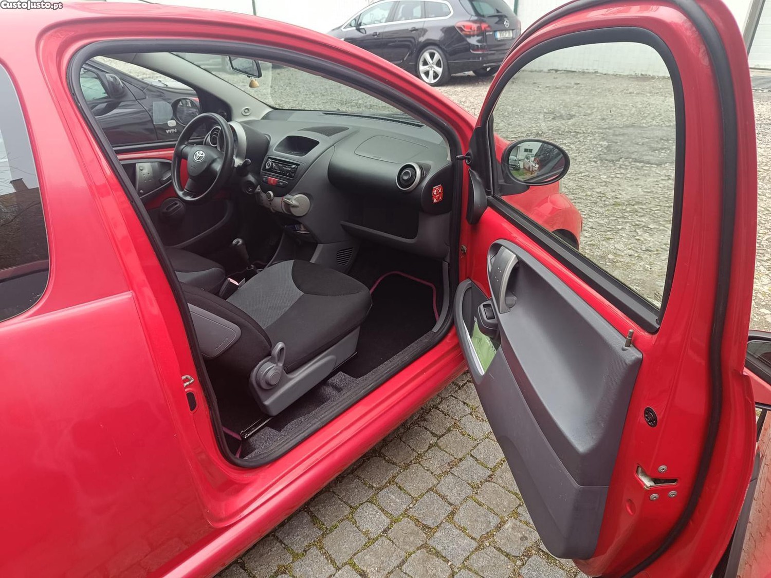Toyota Aygo 1.0 — photo 4
