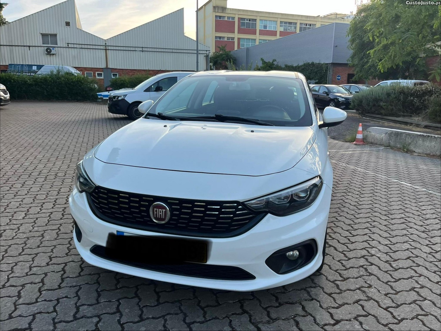 Fiat Tipo 1.3 M-Jet Easy J17 — fotografia 15