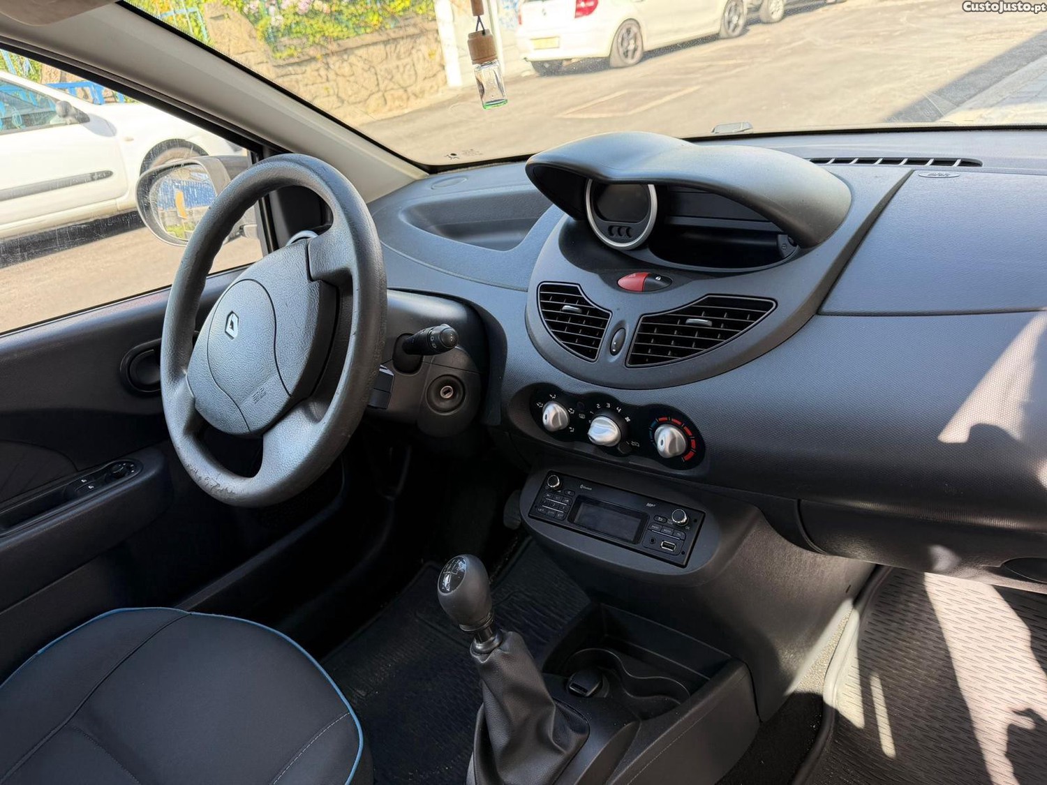 Renault Twingo 1.2 Gasolina 75cv — fotografia 4