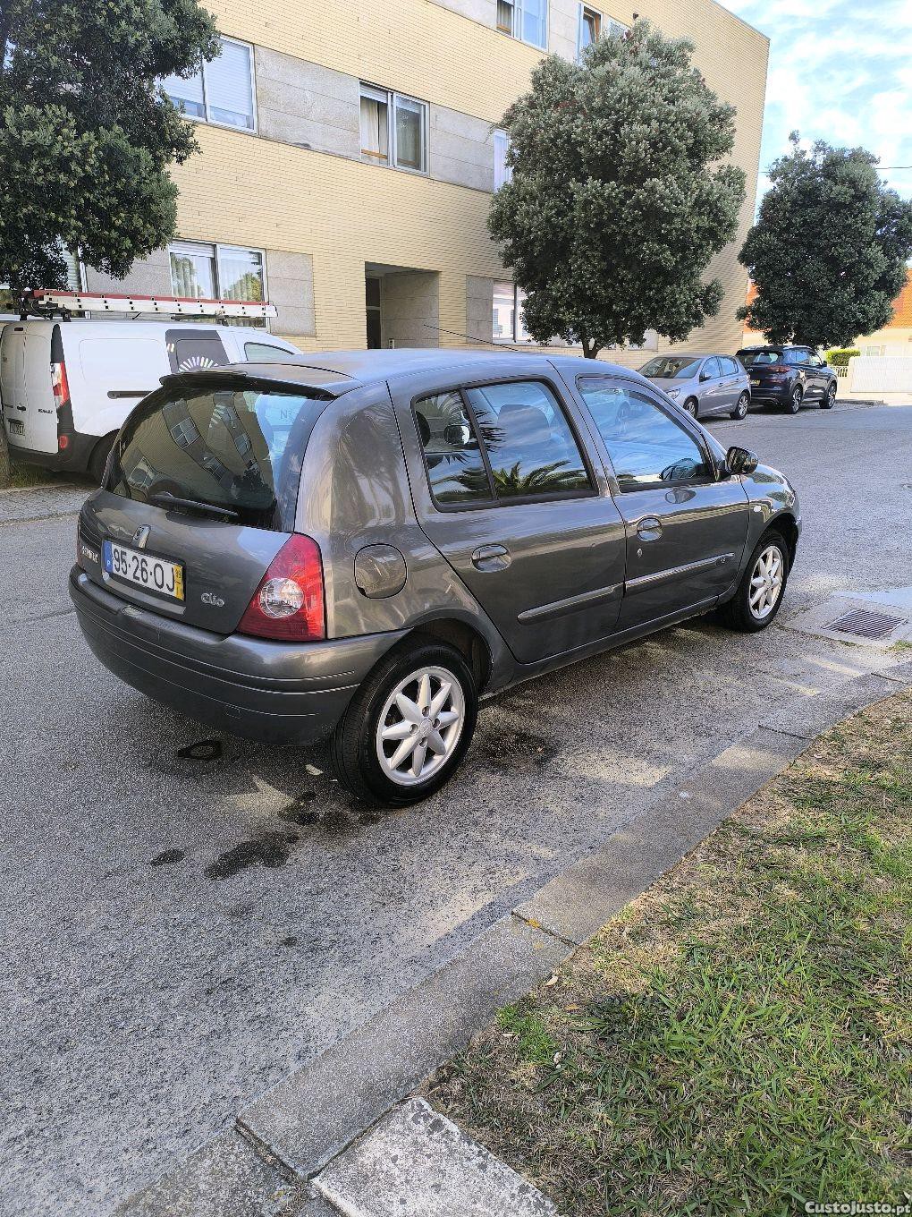 Renault Clio 1.2 — fotografia 8