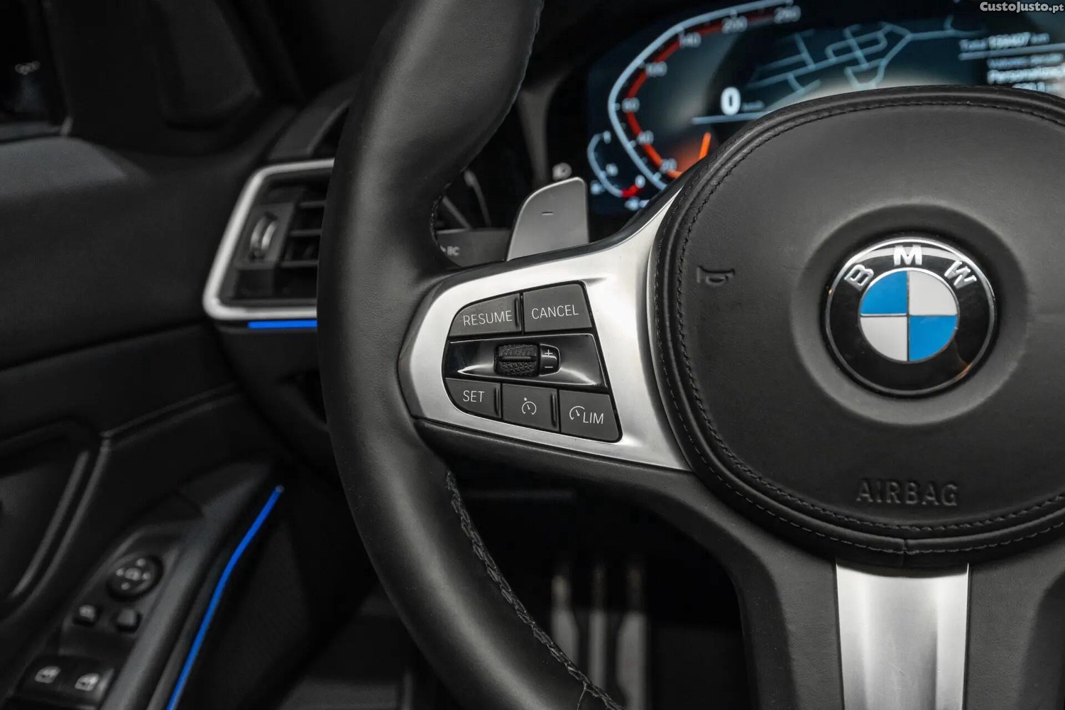 BMW 330 i Aut. M Sport — fotografia 16
