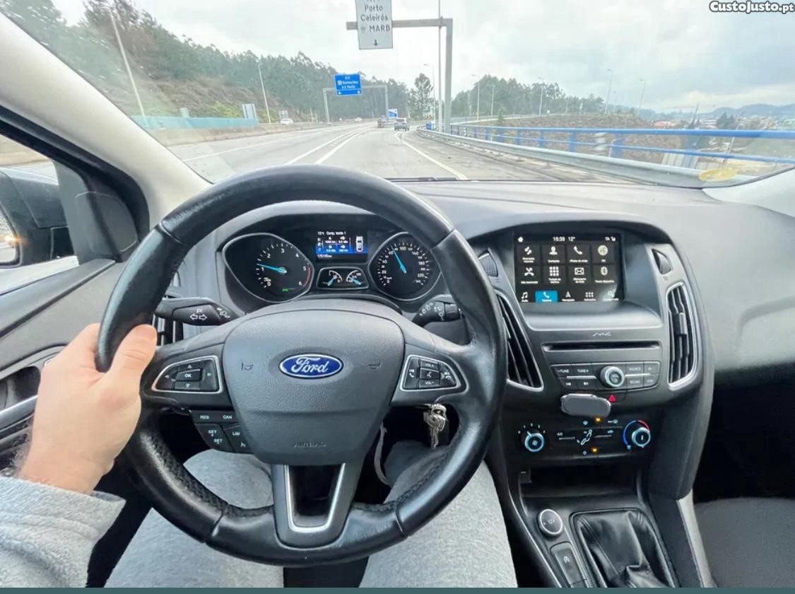 Ford Focus Sw 1.5 Tdci — fotografia 2