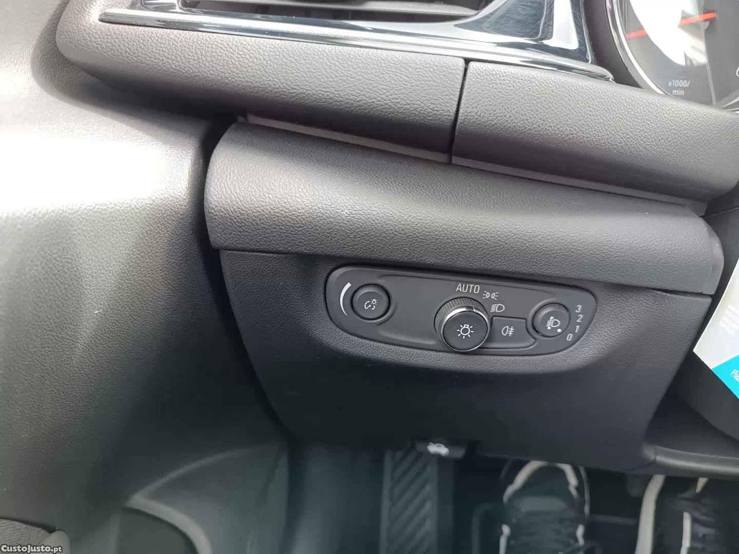 Opel Insignia 1.6 cdti dynamic — fotografia 4