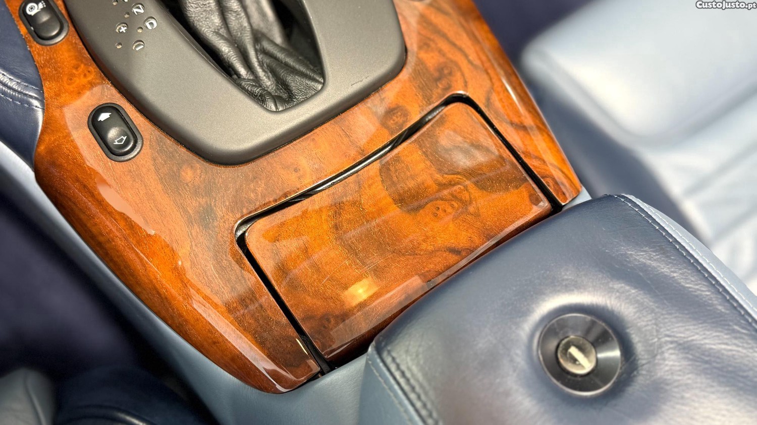 Aston Martin DB7 Vantage Volante Anniversary Edition — fotografia 4