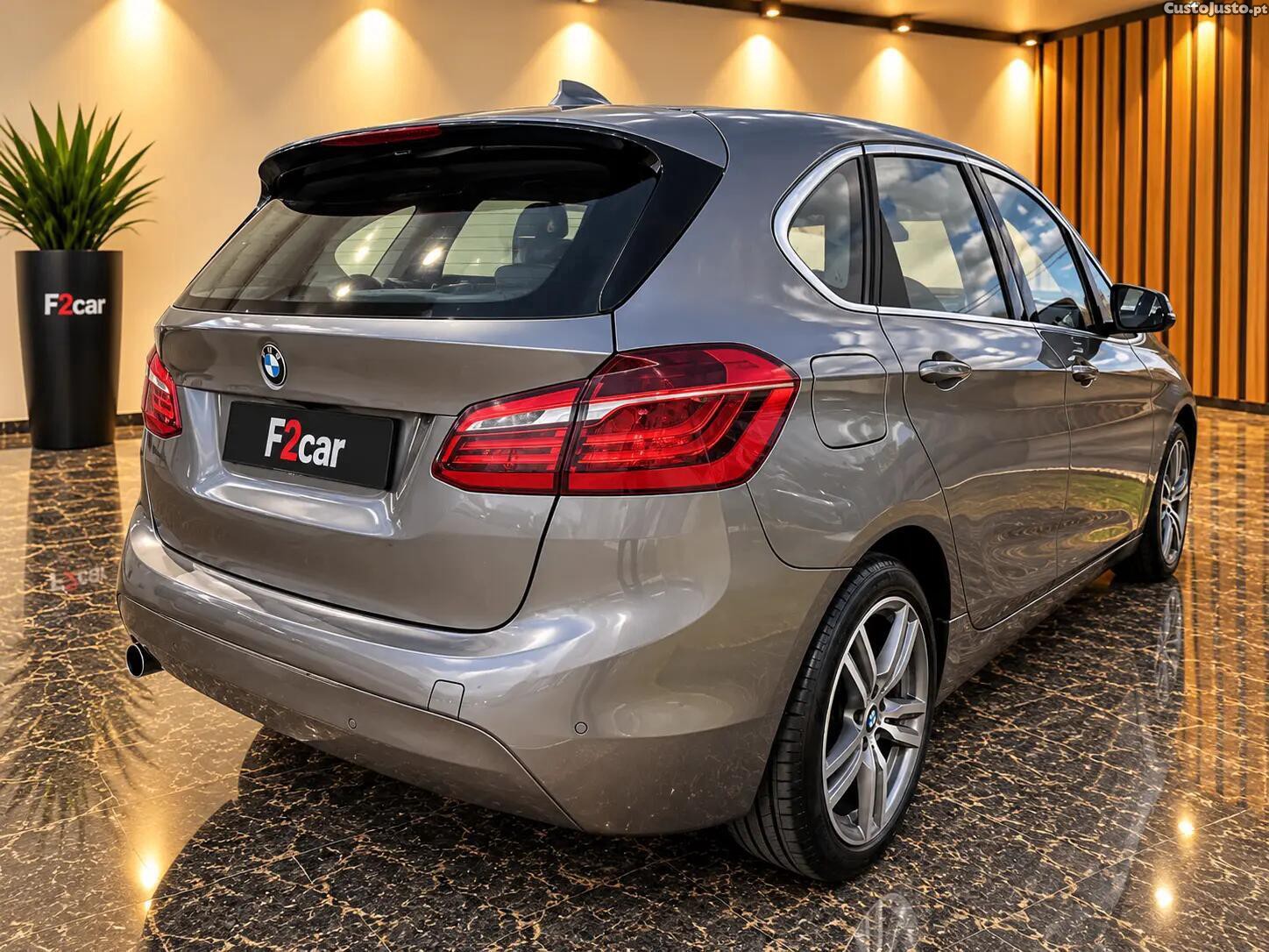 BMW 218 Active Tourer d Line Sport — photo 3