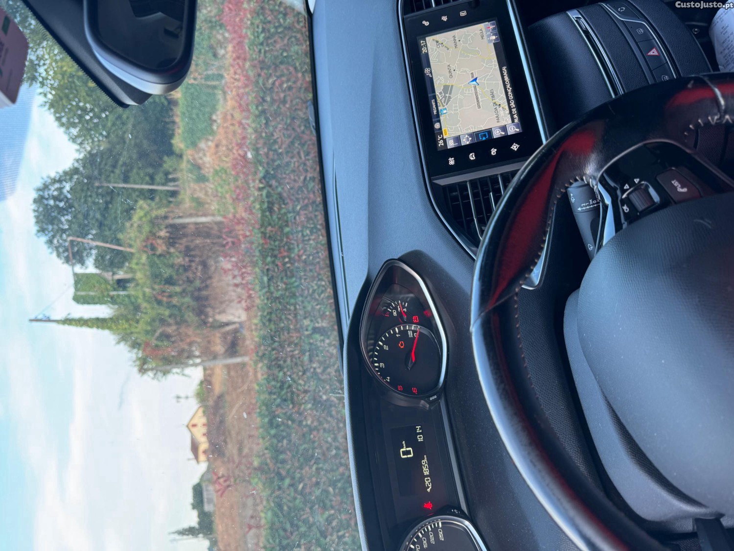 Peugeot 308 1.6 BlueHDi Allure — fotografia 9