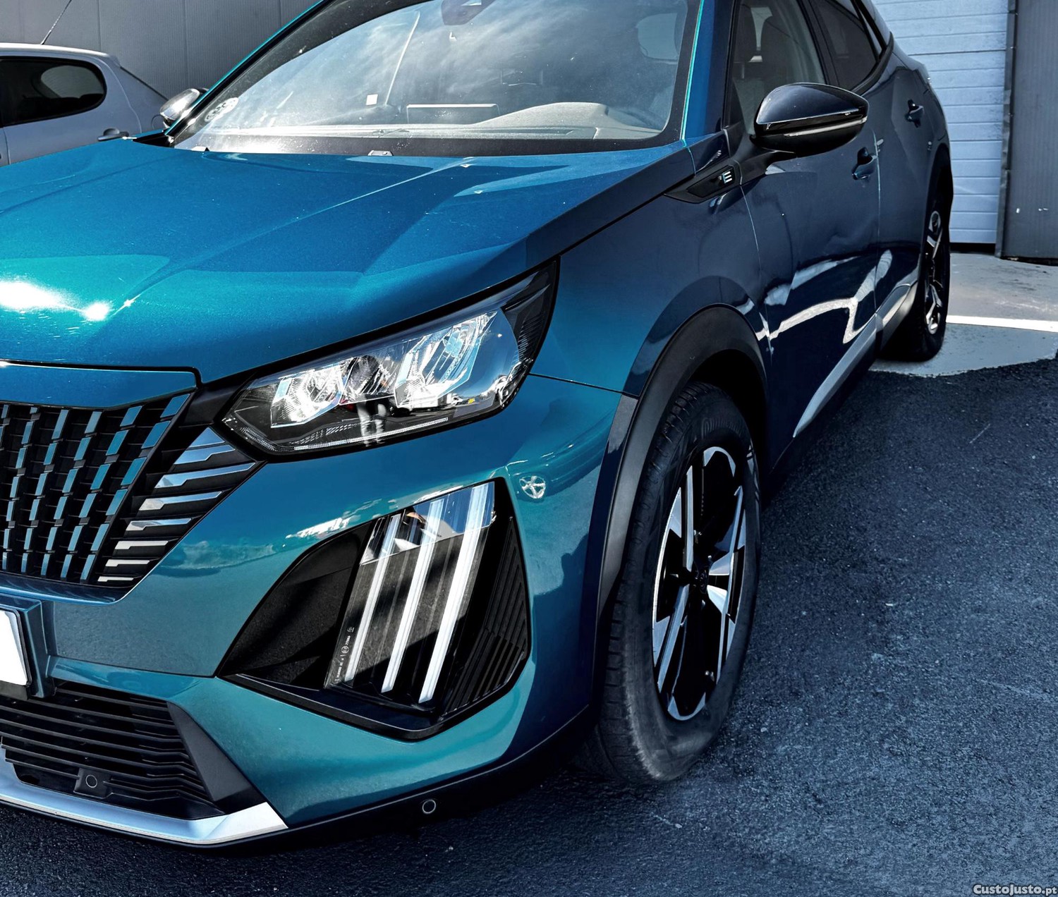 Peugeot e-2008 Allure — photo 3