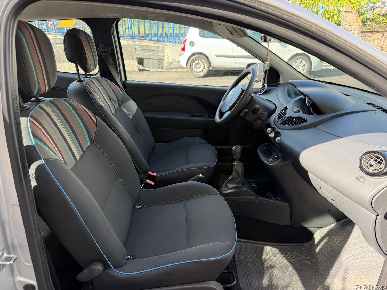 Renault Twingo 1.2 Gasolina 75cv — fotografia 5