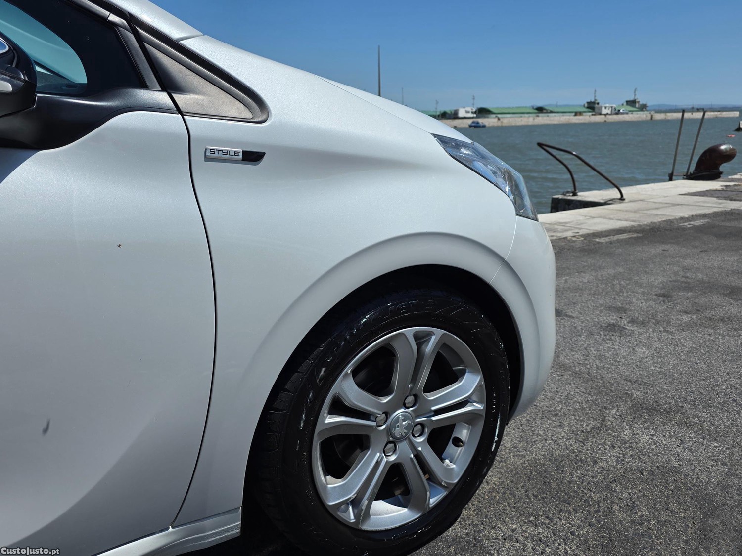 Peugeot 208 1.4 Hdi Style — fotografia 3