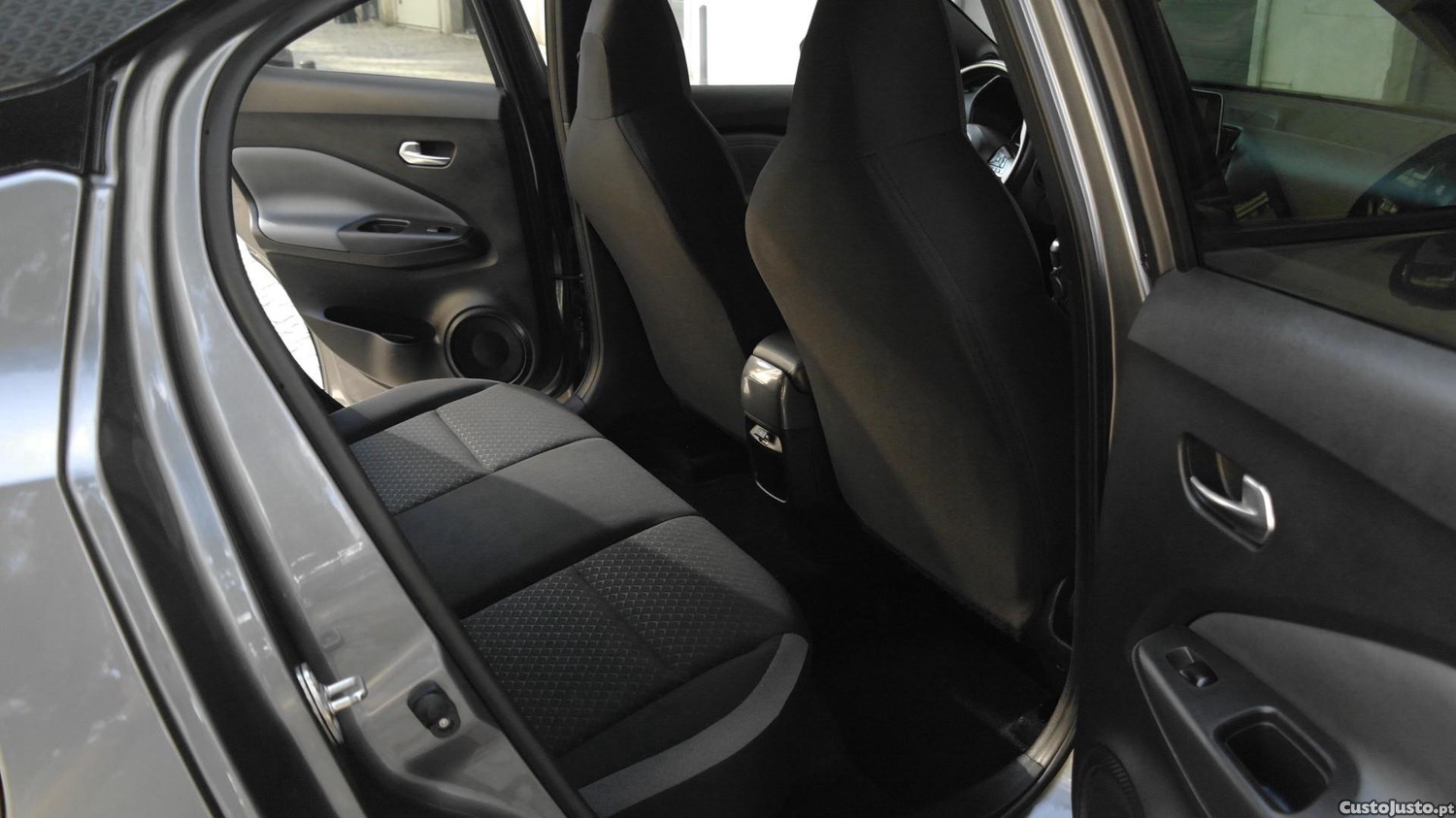 Nissan Juke 1.0 DIG-T Enigma — fotografia 10