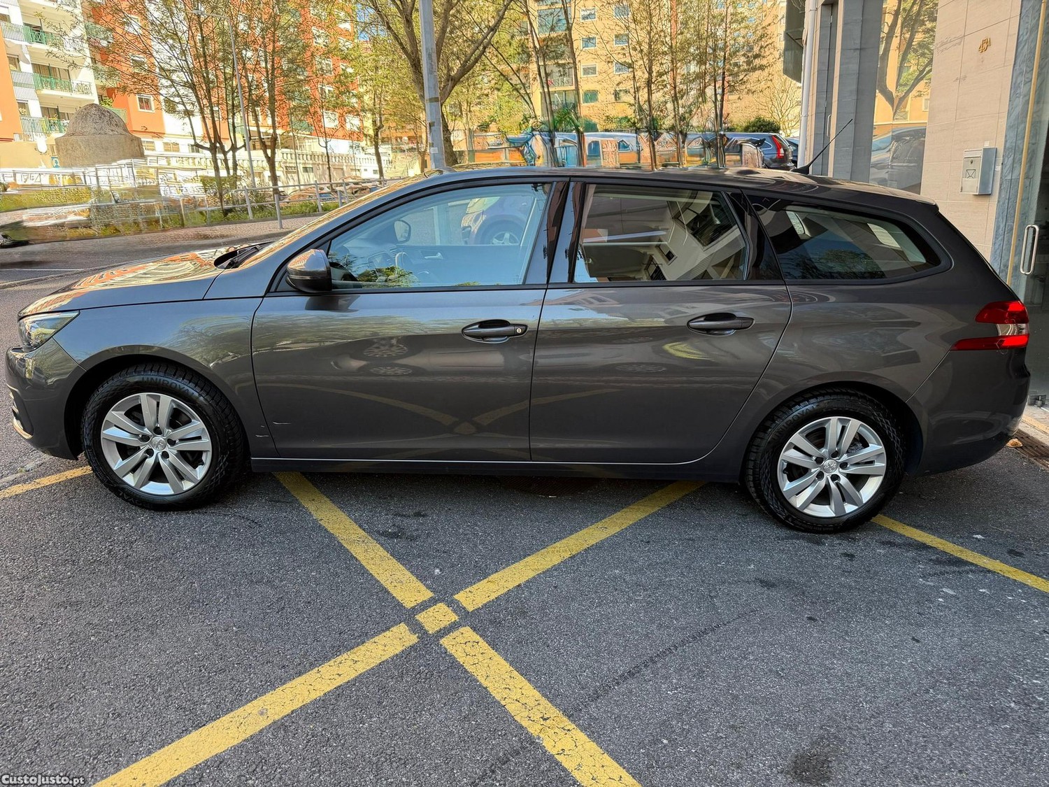 Peugeot 308 SW 1.5 BlueHDi Active — fotografia 10