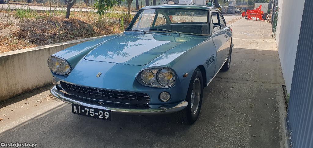 Ferrari 330 GT 2+2 — fotografia 11