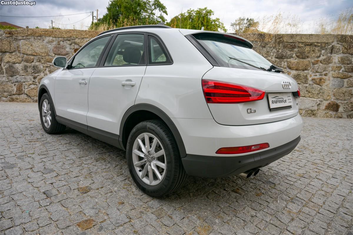 Audi Q3 2.0 TDi Attraction — fotografia 18