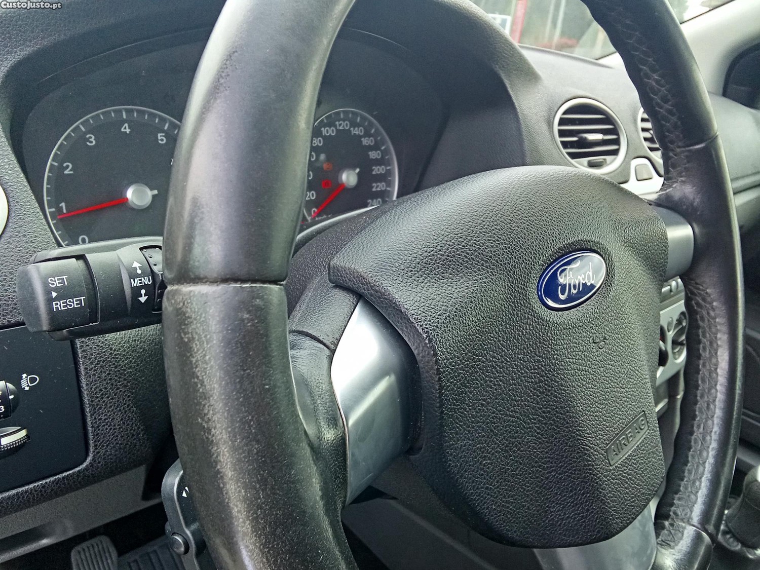 Ford Focus 1.4 Gasolina 107 mil klm — fotografia 3