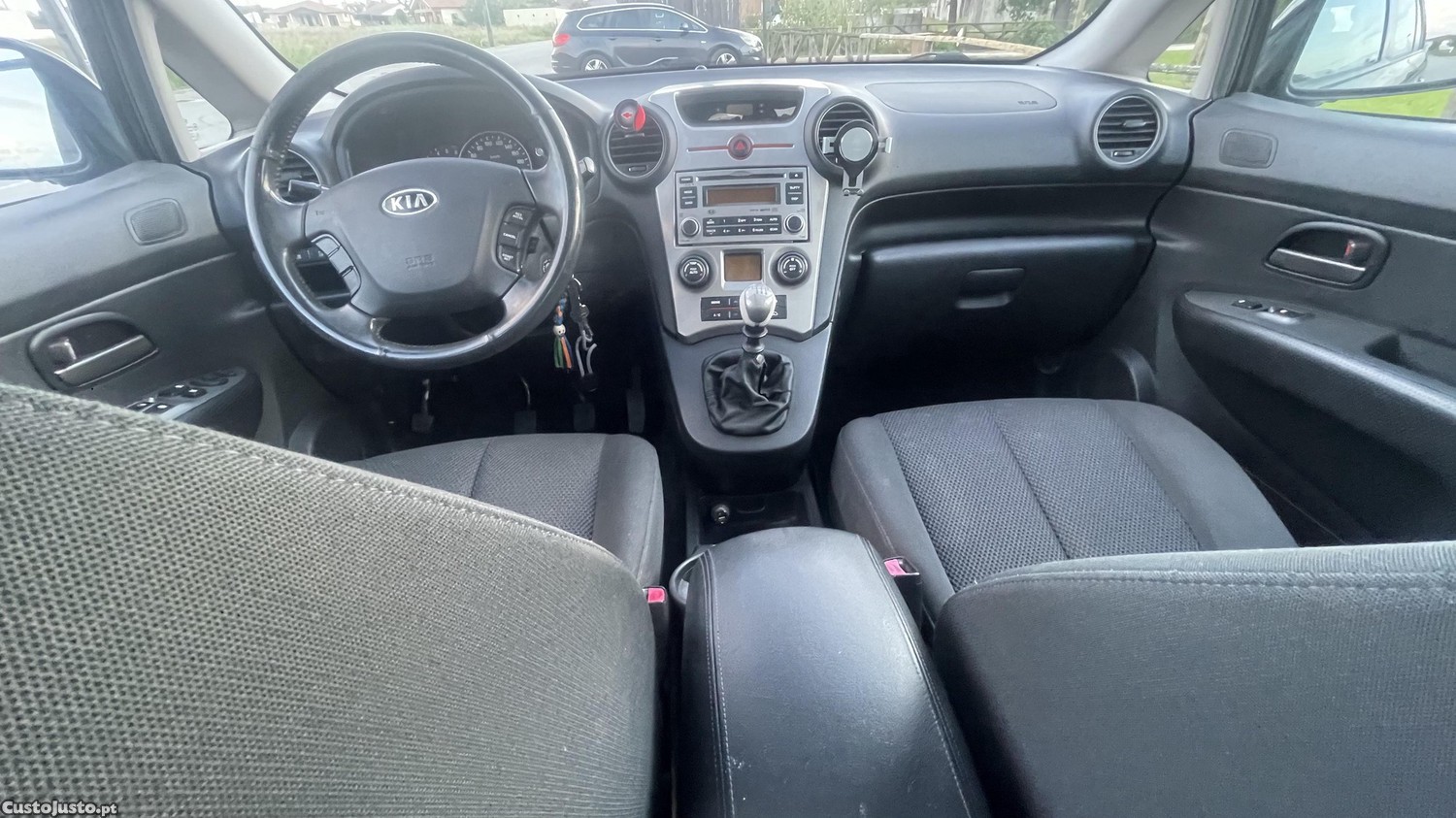 Kia Carens 2.0CRDI7 lugares junta queimada — fotografia 5