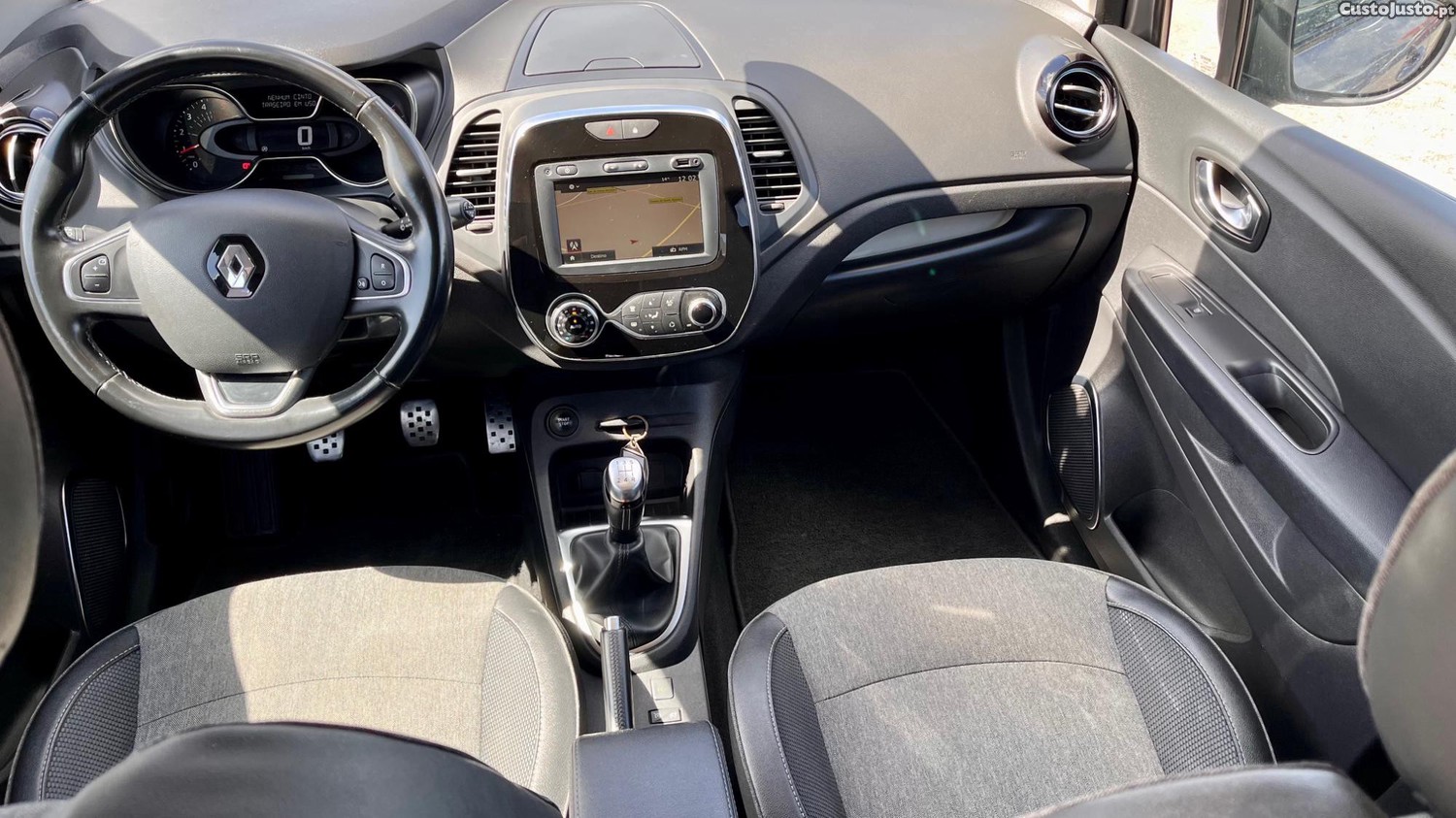 Renault Captur 1.5 DCI LUXE — photo 4