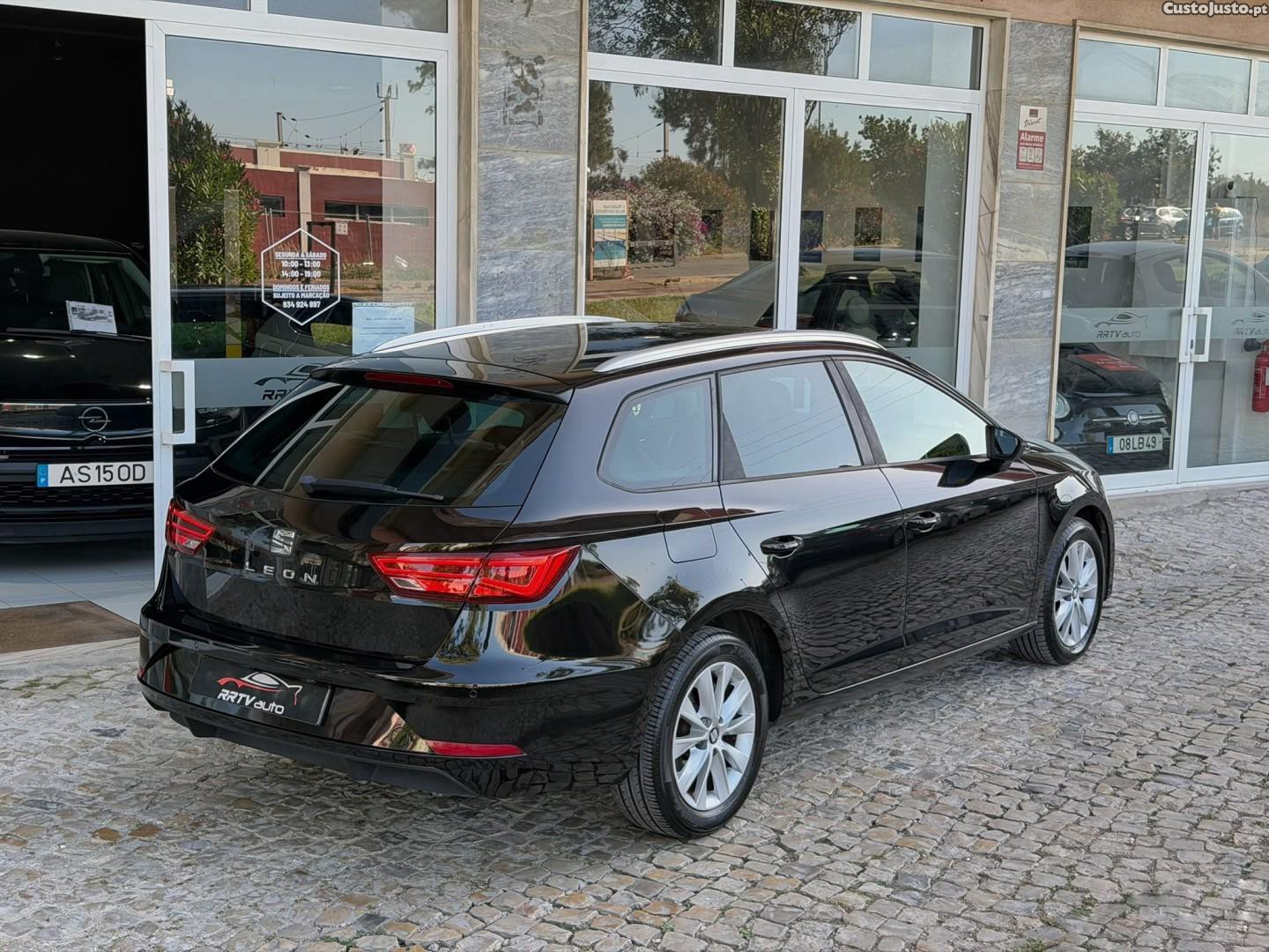 SEAT Leon 1.6 TDI Style S/S — fotografia 24