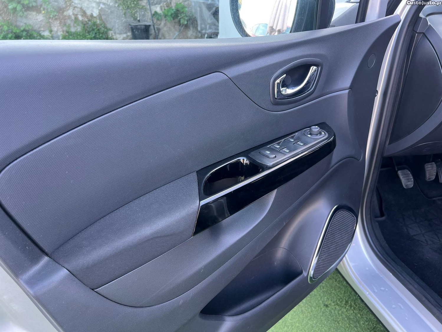Renault Captur 1.5 dCi Sport — fotografia 16