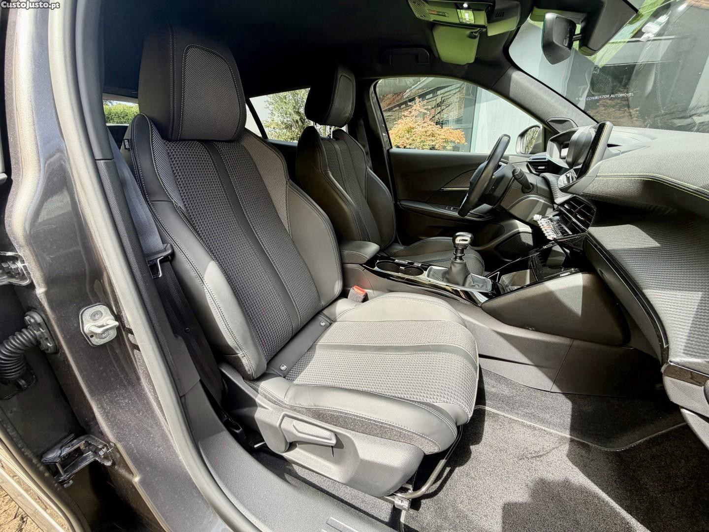 Peugeot 2008 1.5 BlueHDi GT — fotografia 19