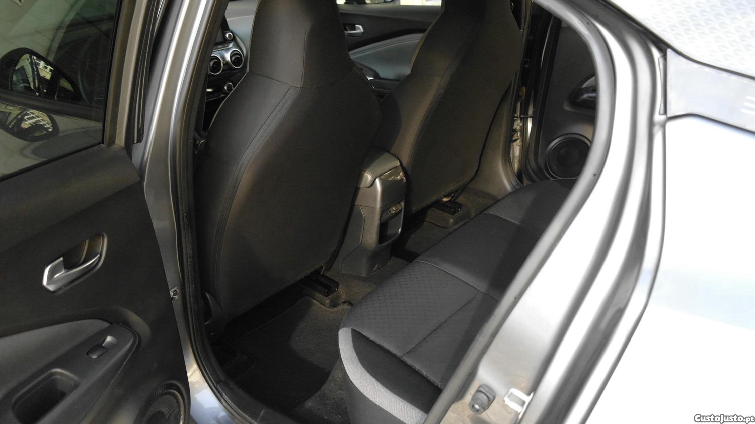 Nissan Juke 1.0 DIG-T Enigma — fotografia 6