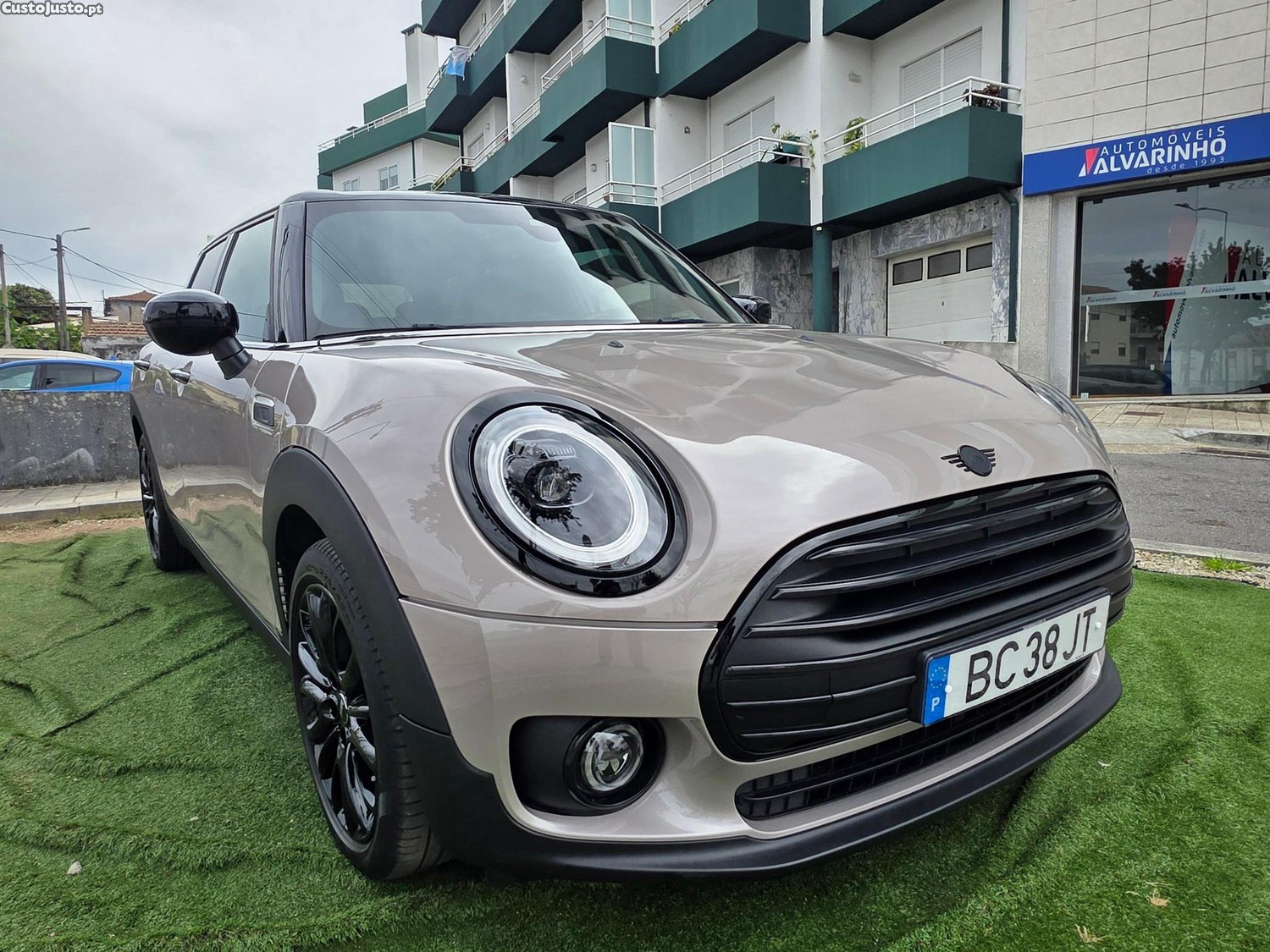 MINI Clubman Cooper D Premium Essential Auto - 23 — photo 3