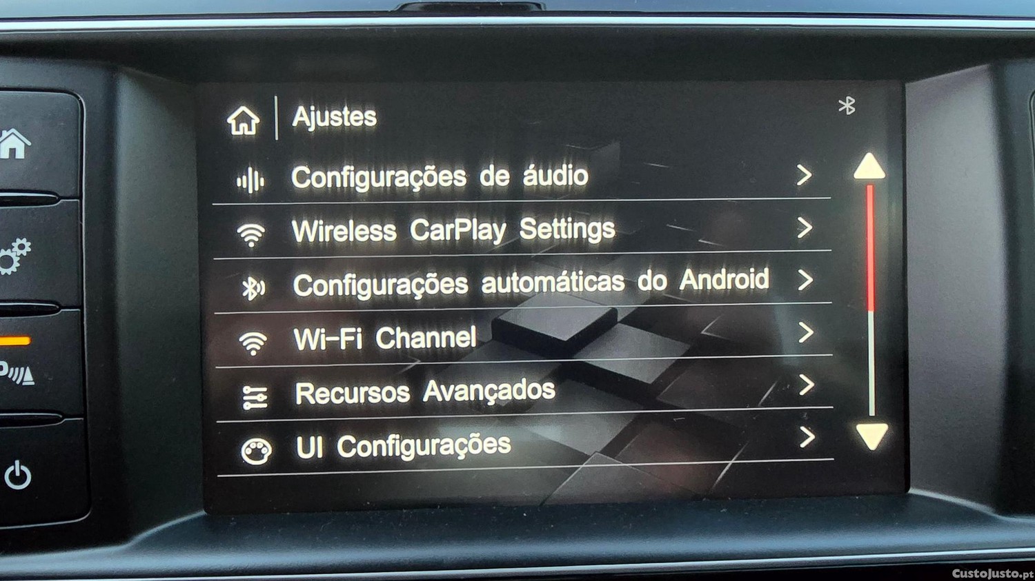 Jaguar XE 2.0 D R-Sport — fotografia 2