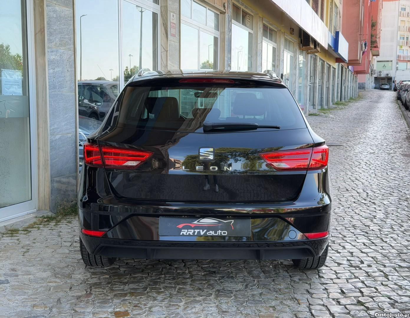 SEAT Leon 1.6 TDI Style S/S — fotografia 14