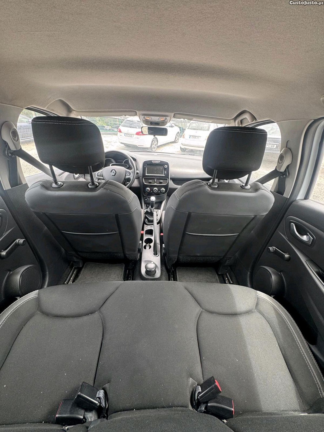 Renault Clio carro — fotografia 4