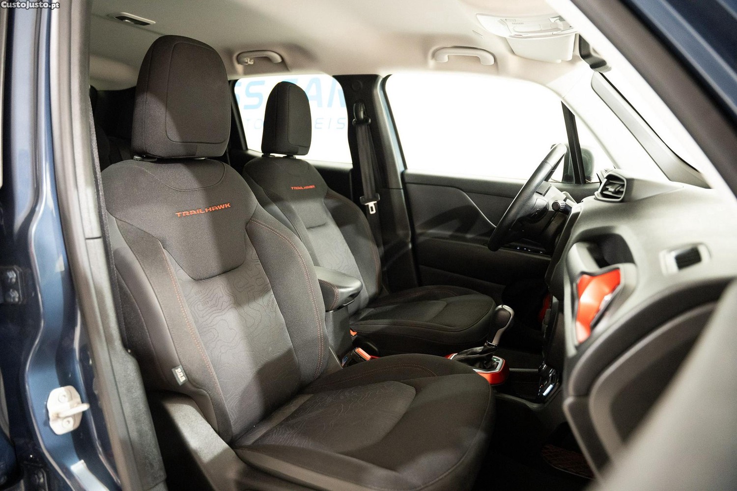 Jeep Renegade 1.3 TG Trailhawk — fotografia 10