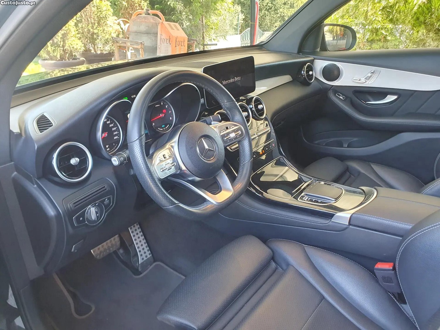Mercedes-Benz GLC 300 e Coupé 4Matic — photo 3