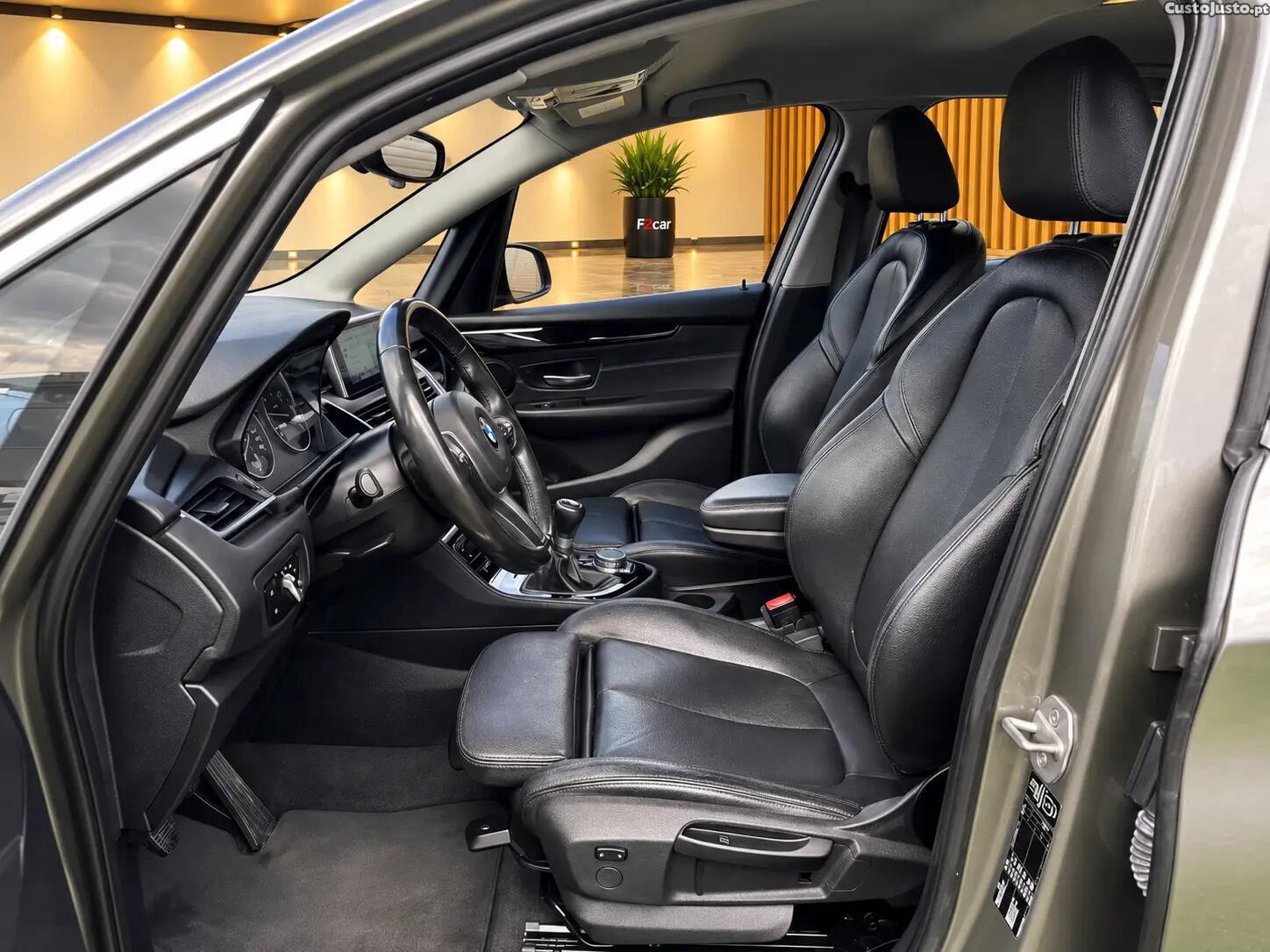 BMW 218 Active Tourer d Line Sport — photo 5