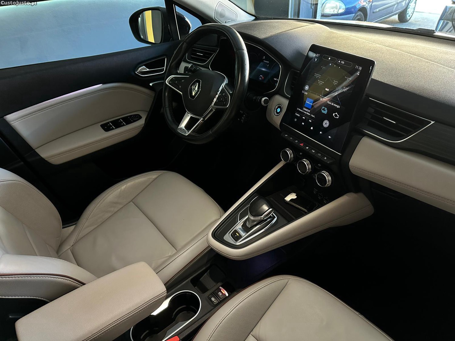 Renault Captur 1.6 E-Tech Plug-in 160 Initiale Paris — fotografia 3