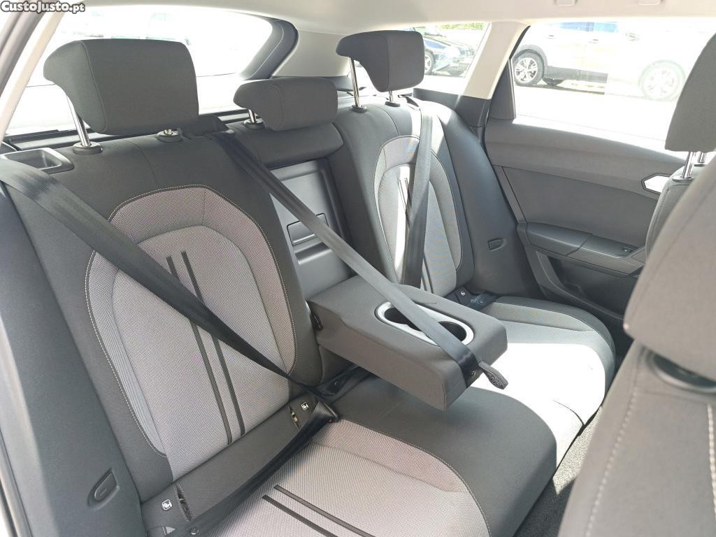 SEAT Leon ST 2.0 TDI Style — fotografia 17