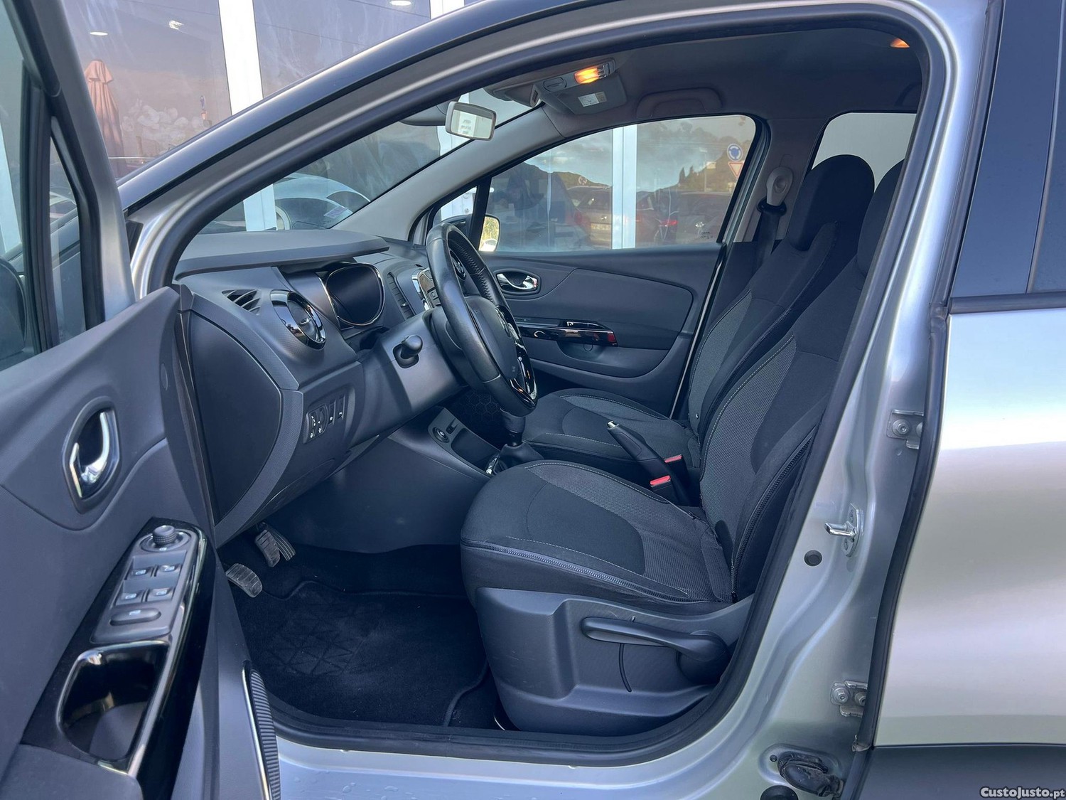 Renault Captur 1.5 dCi Sport — fotografia 15