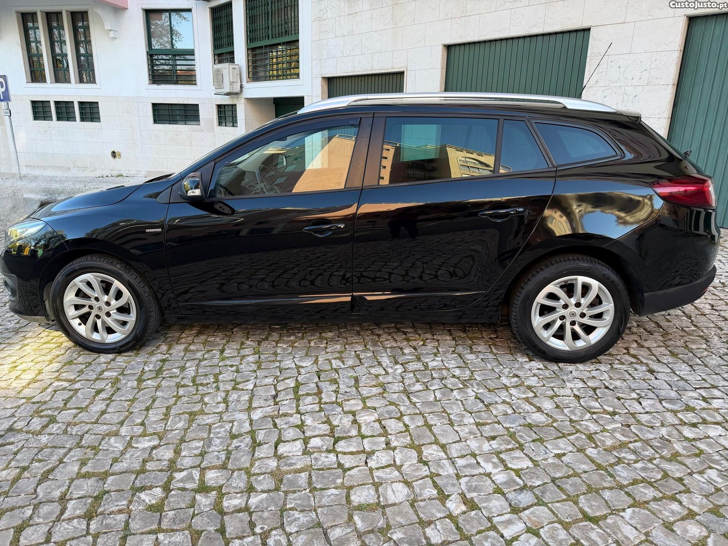 Renault Mégane Sport Tourer 1.5 dCi Dynamique S SS — fotografia 8