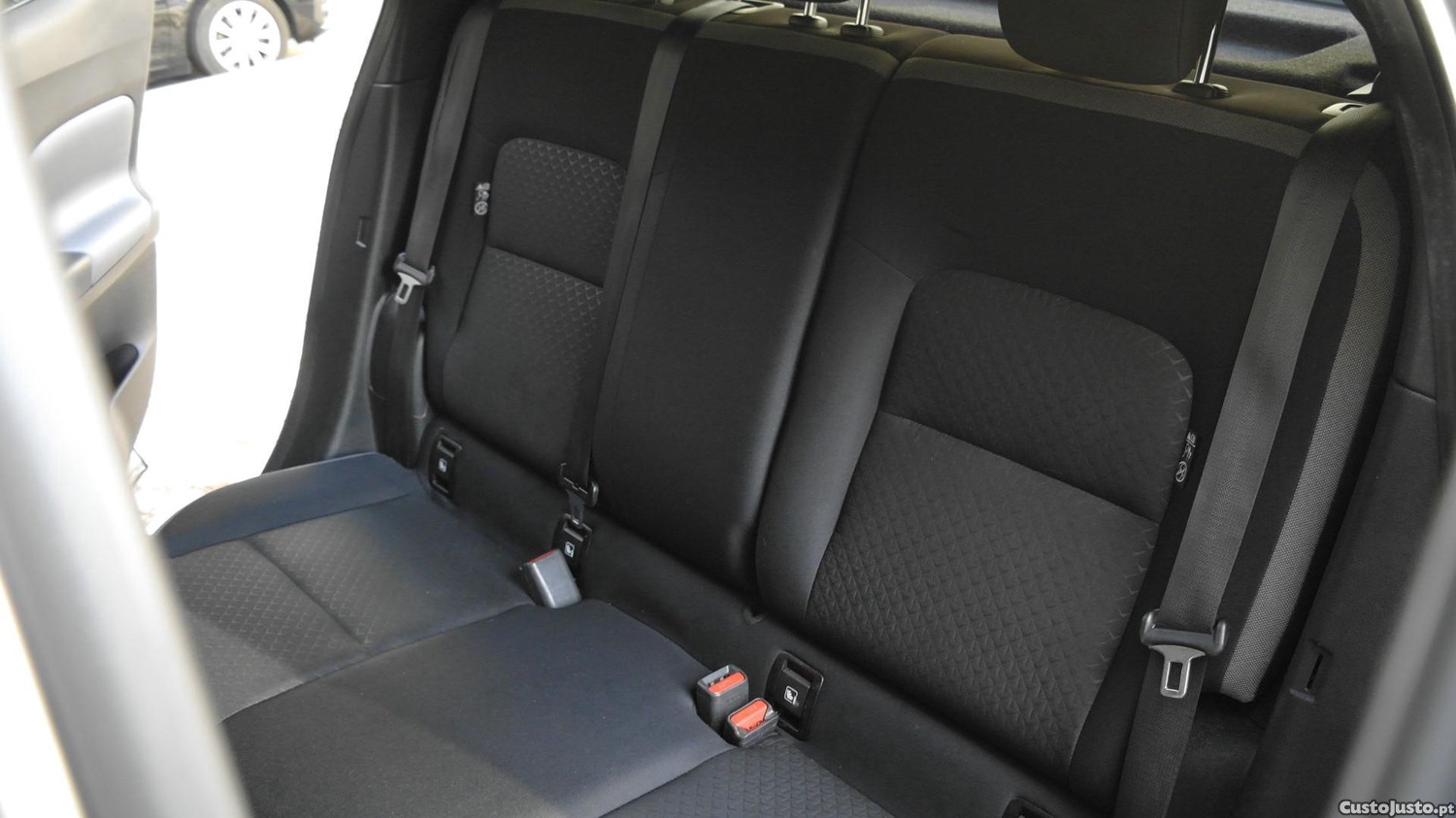Nissan Juke 1.0 DIG-T Enigma — fotografia 3