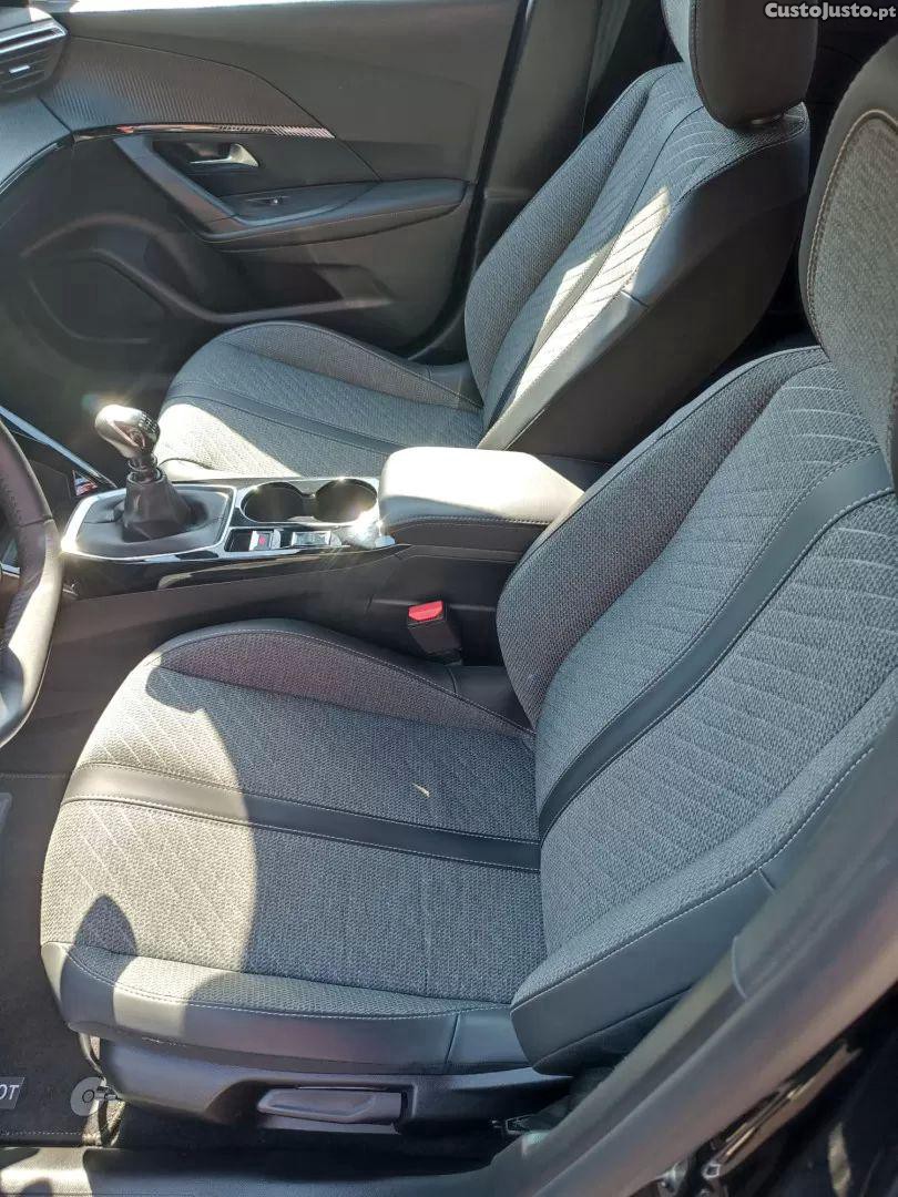 Peugeot 2008 1.2 puretech allure — fotografia 11