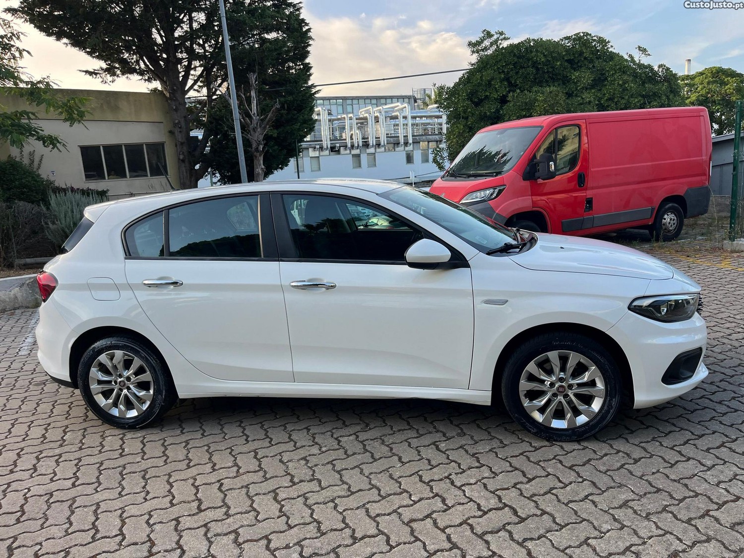Fiat Tipo 1.3 M-Jet Easy J17 — fotografia 9
